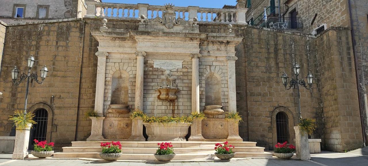 La Chascona Di Farnese Casa Di Tufo Nel Borgoアパートメント エクステリア 写真