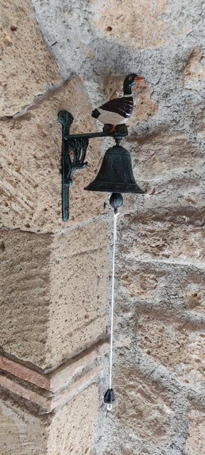La Chascona Di Farnese Casa Di Tufo Nel Borgoアパートメント エクステリア 写真