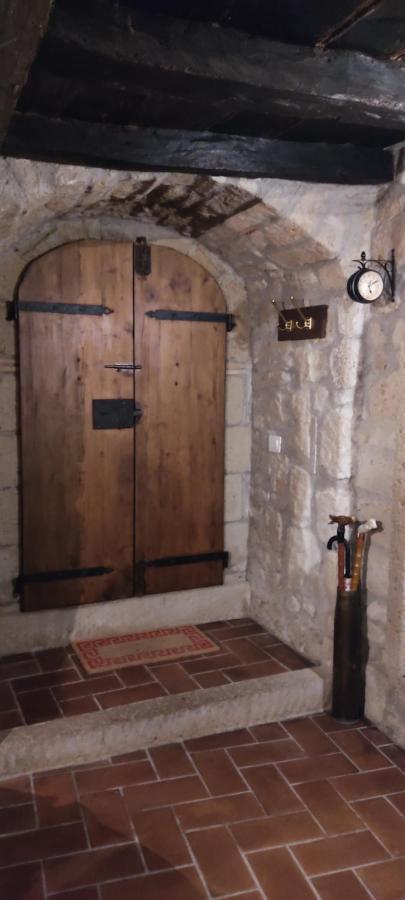 La Chascona Di Farnese Casa Di Tufo Nel Borgoアパートメント エクステリア 写真